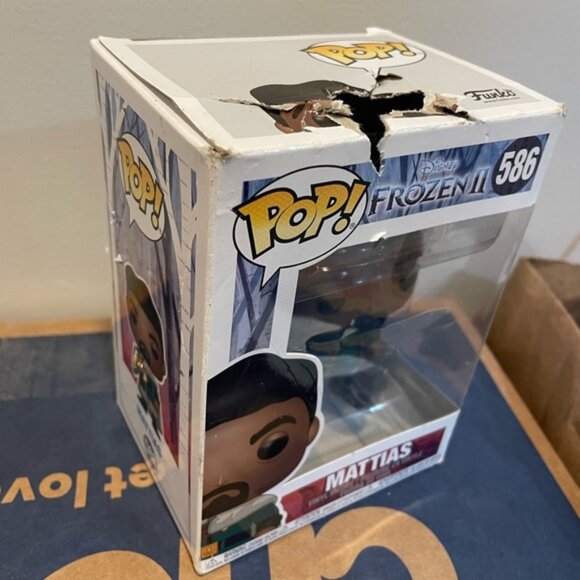 NWT DISNEY Mattias Frozen 2 Funko Pop action figure NEW IN BOX (box damaged) - Picture 2 of 10